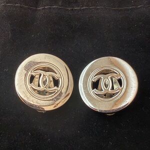 Chanel CC Logo Clip-On Earrings Silver-Tone Metal Silver-Tone Metal Vintage 1997